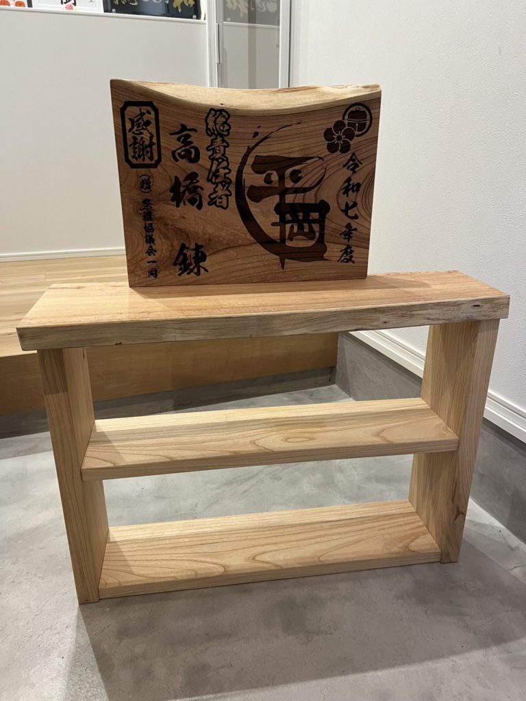 エッチング工房Shineで祭りの記念品